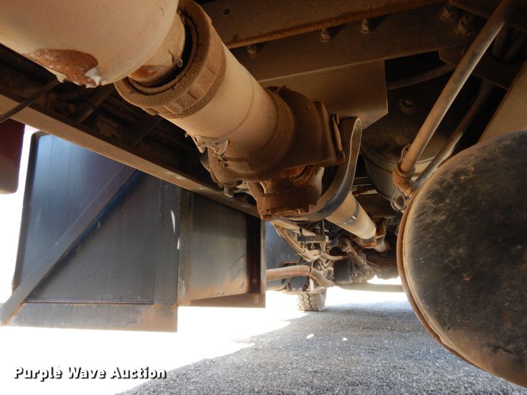 image for item DJ7487 2015 Peterbilt 365  crane truck