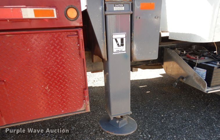 image for item DJ7487 2015 Peterbilt 365  crane truck