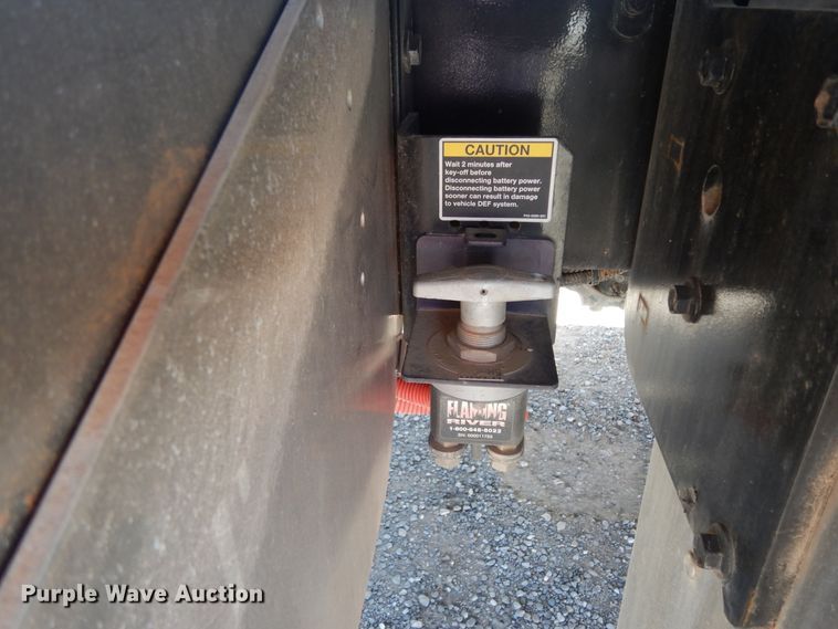 image for item DJ7487 2015 Peterbilt 365  crane truck