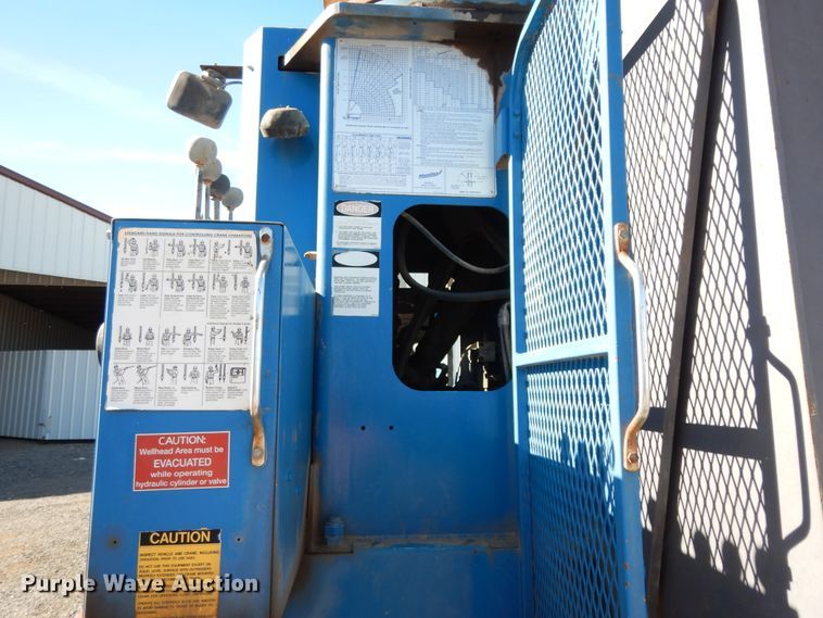 image for item DJ7487 2015 Peterbilt 365  crane truck