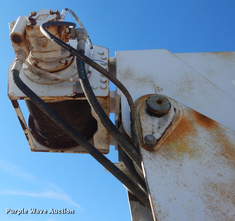 image for item DJ7487 2015 Peterbilt 365  crane truck