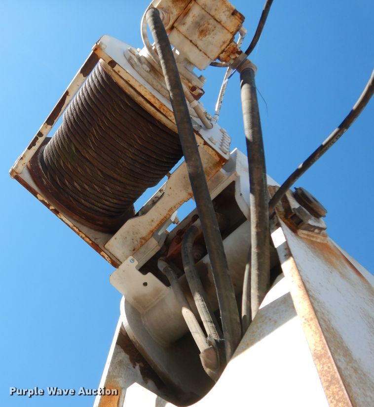 image for item DJ7487 2015 Peterbilt 365  crane truck