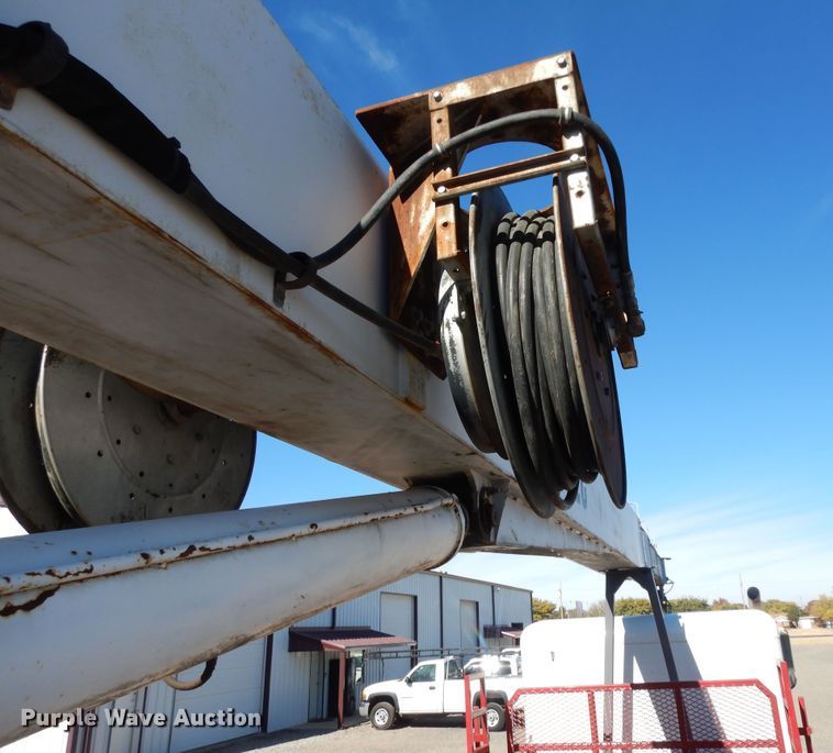 image for item DJ7487 2015 Peterbilt 365  crane truck