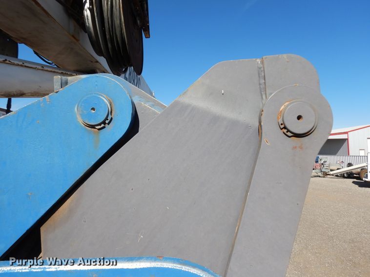 image for item DJ7487 2015 Peterbilt 365  crane truck