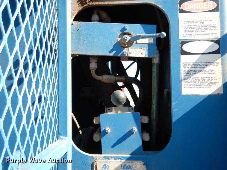 image for item DJ7487 2015 Peterbilt 365  crane truck