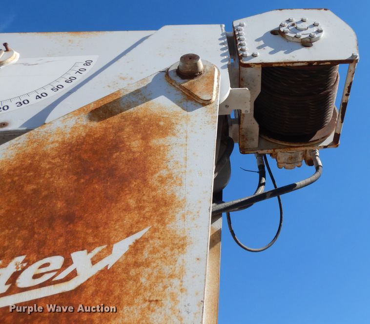 image for item DJ7487 2015 Peterbilt 365  crane truck