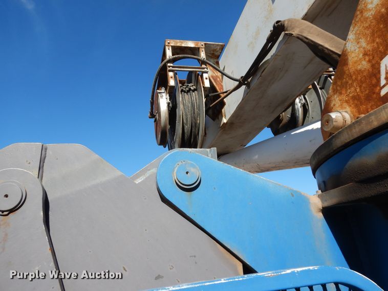 image for item DJ7487 2015 Peterbilt 365  crane truck