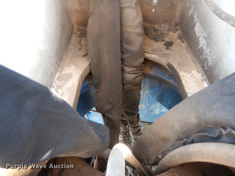 image for item DJ7487 2015 Peterbilt 365  crane truck