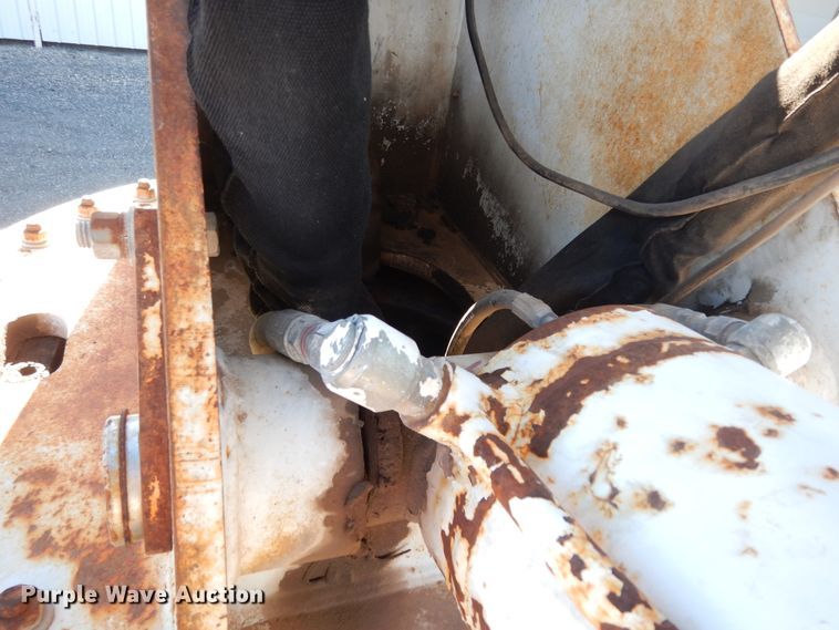 image for item DJ7487 2015 Peterbilt 365  crane truck