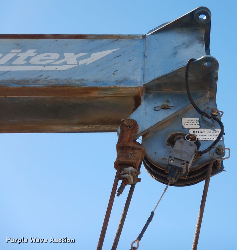 image for item DJ7487 2015 Peterbilt 365  crane truck