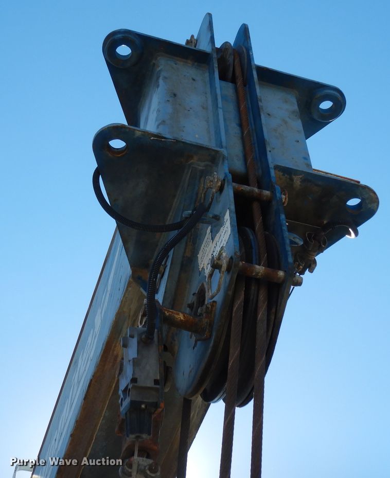 image for item DJ7487 2015 Peterbilt 365  crane truck