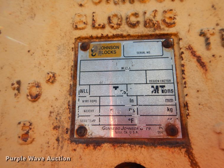 image for item DJ7487 2015 Peterbilt 365  crane truck