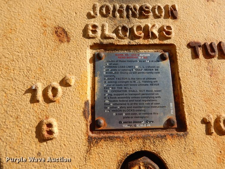 image for item DJ7487 2015 Peterbilt 365  crane truck