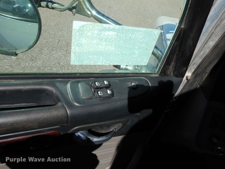 image for item DJ7487 2015 Peterbilt 365  crane truck