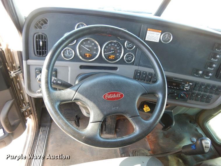 image for item DJ7487 2015 Peterbilt 365  crane truck