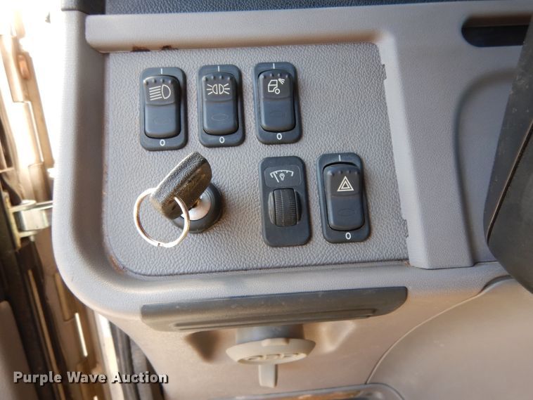 image for item DJ7487 2015 Peterbilt 365  crane truck