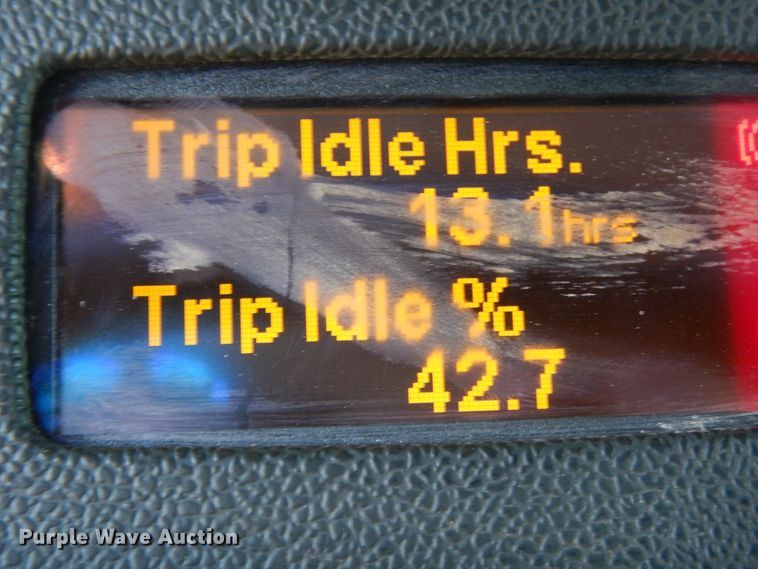 image for item DJ7487 2015 Peterbilt 365  crane truck