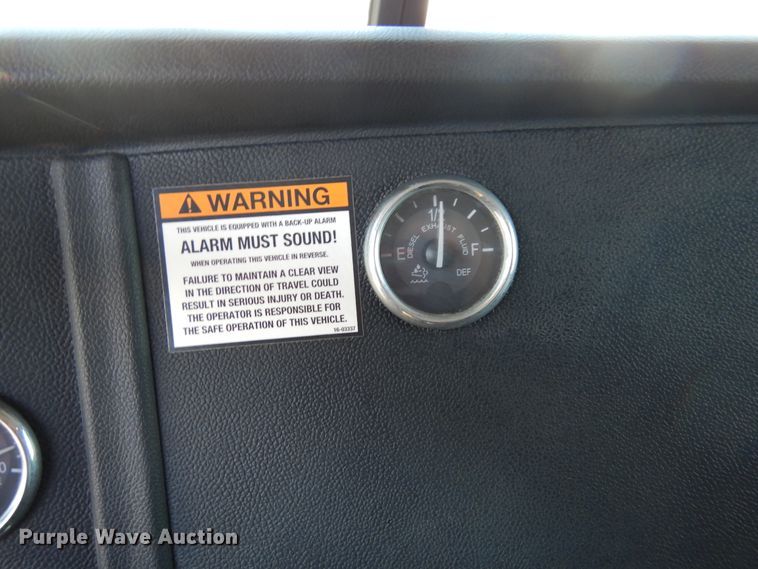 image for item DJ7487 2015 Peterbilt 365  crane truck