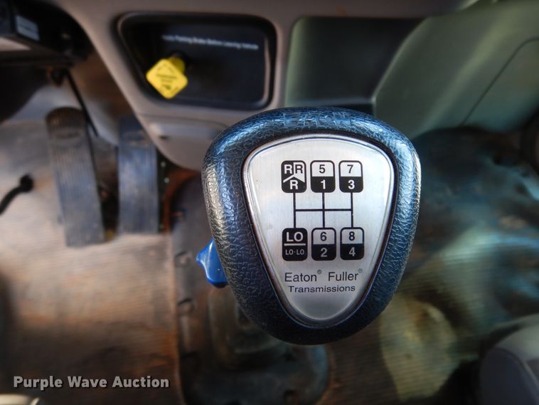 image for item DJ7487 2015 Peterbilt 365  crane truck