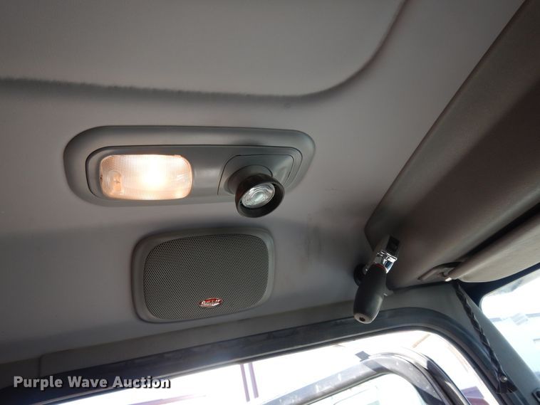 image for item DJ7487 2015 Peterbilt 365  crane truck