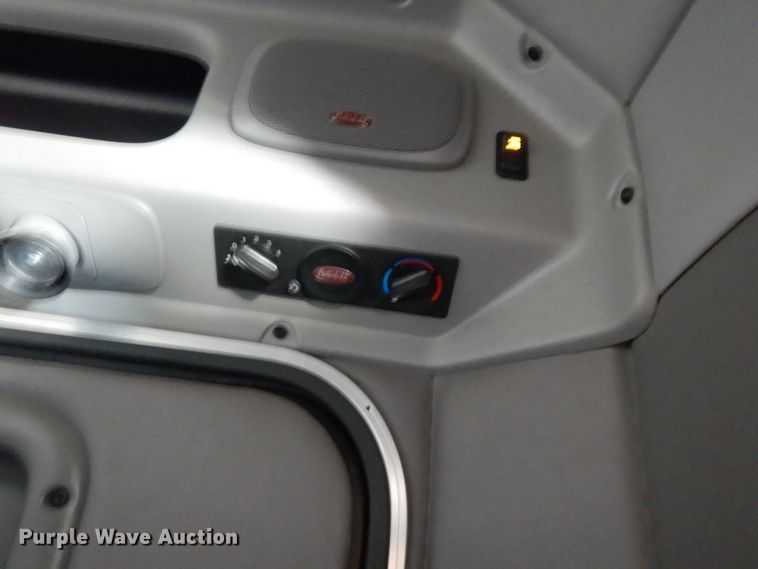 image for item DJ7487 2015 Peterbilt 365  crane truck