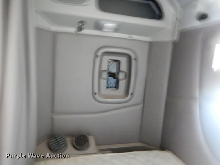 image for item DJ7487 2015 Peterbilt 365  crane truck