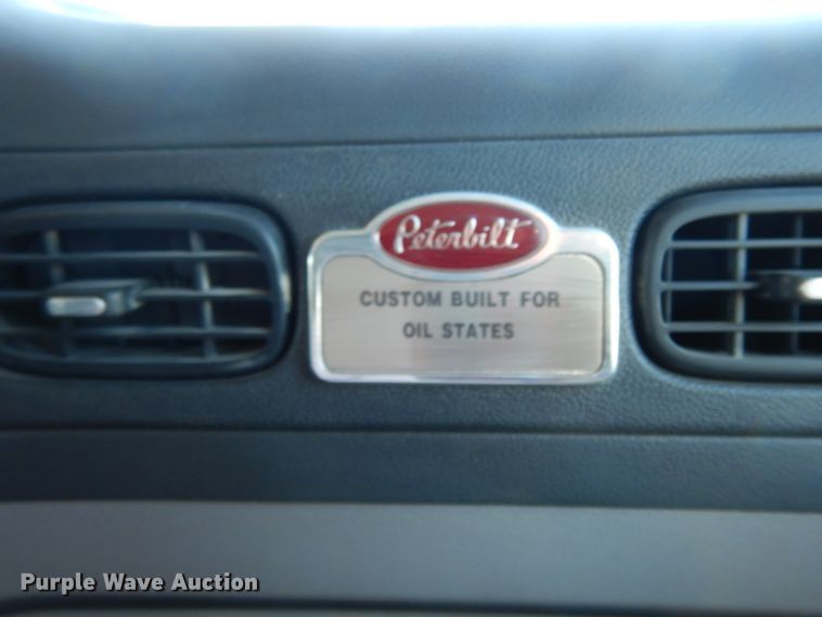 image for item DJ7487 2015 Peterbilt 365  crane truck