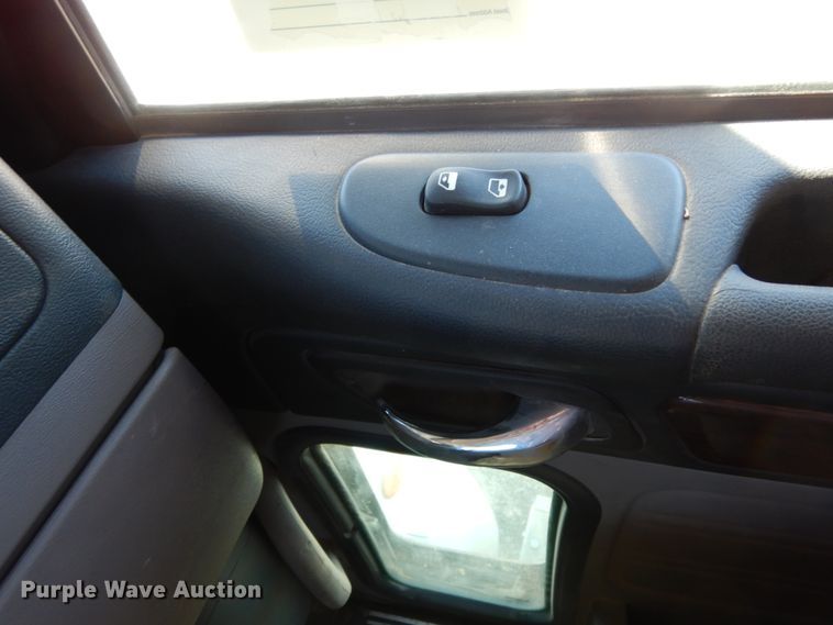 image for item DJ7487 2015 Peterbilt 365  crane truck