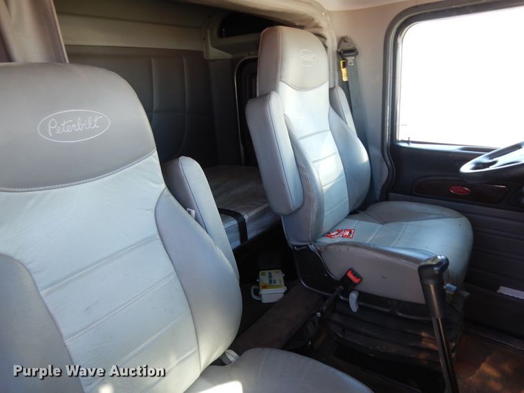 image for item DJ7487 2015 Peterbilt 365  crane truck