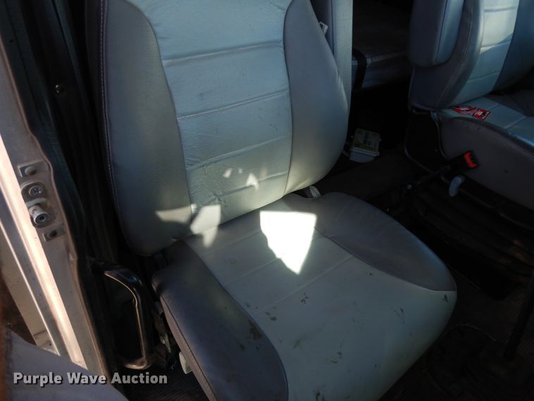 image for item DJ7487 2015 Peterbilt 365  crane truck