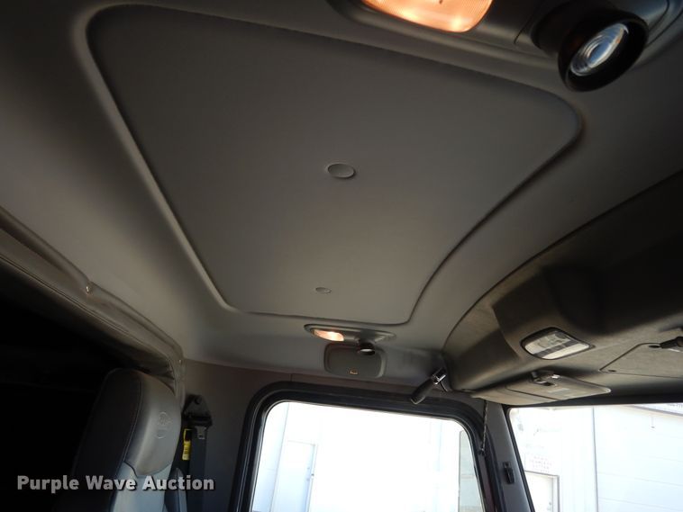 image for item DJ7487 2015 Peterbilt 365  crane truck