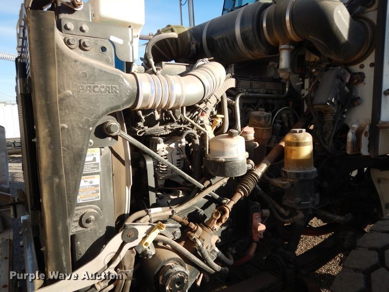 image for item DJ7487 2015 Peterbilt 365  crane truck