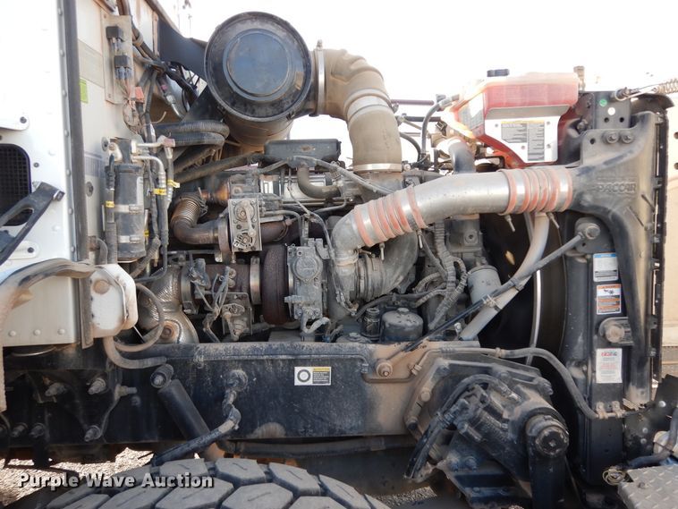 image for item DJ7487 2015 Peterbilt 365  crane truck