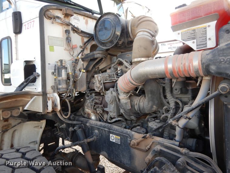 image for item DJ7487 2015 Peterbilt 365  crane truck