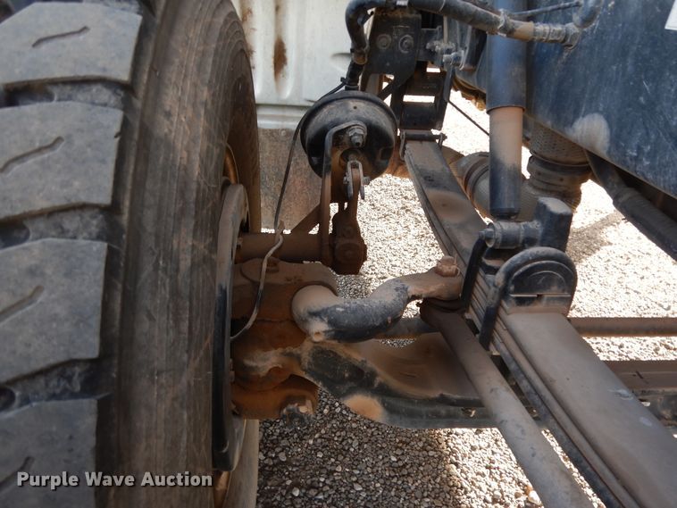 image for item DJ7487 2015 Peterbilt 365  crane truck