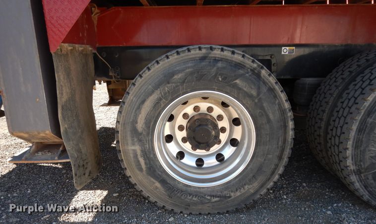 image for item DJ7487 2015 Peterbilt 365  crane truck