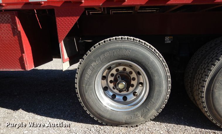 image for item DJ7487 2015 Peterbilt 365  crane truck