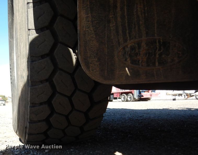 image for item DJ7487 2015 Peterbilt 365  crane truck