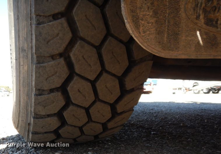 image for item DJ7487 2015 Peterbilt 365  crane truck