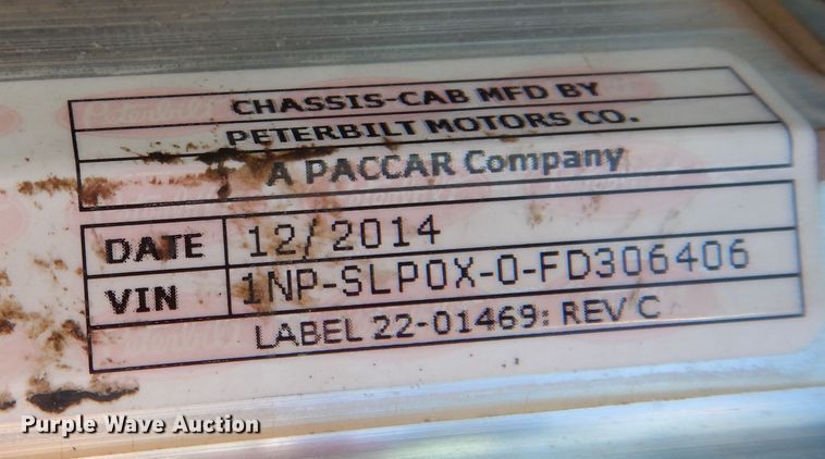 image for item DJ7487 2015 Peterbilt 365  crane truck