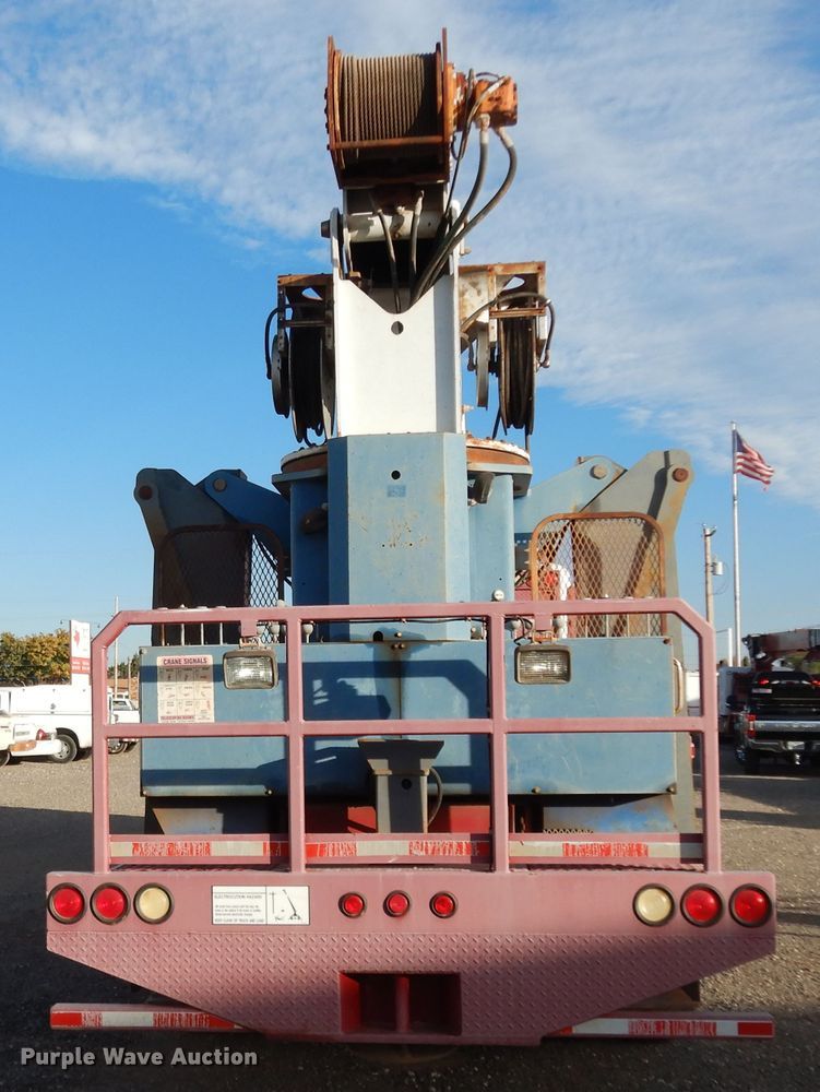 image for item DJ7488 2016 Peterbilt 365  crane truck