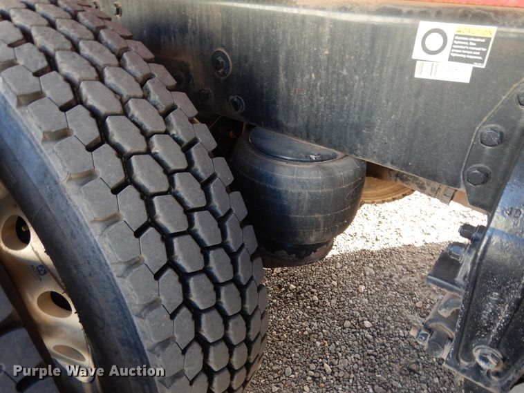 image for item DJ7488 2016 Peterbilt 365  crane truck