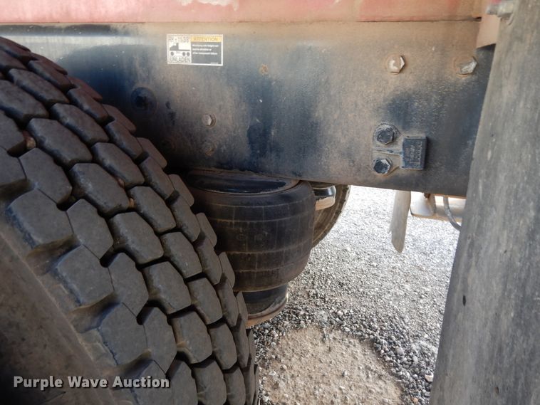 image for item DJ7488 2016 Peterbilt 365  crane truck