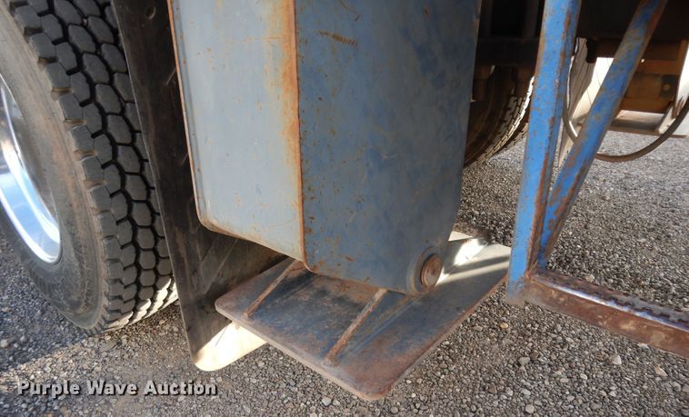 image for item DJ7488 2016 Peterbilt 365  crane truck