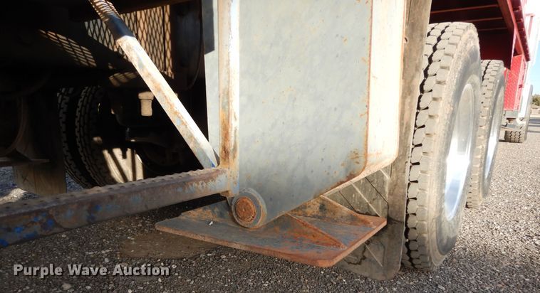 image for item DJ7488 2016 Peterbilt 365  crane truck