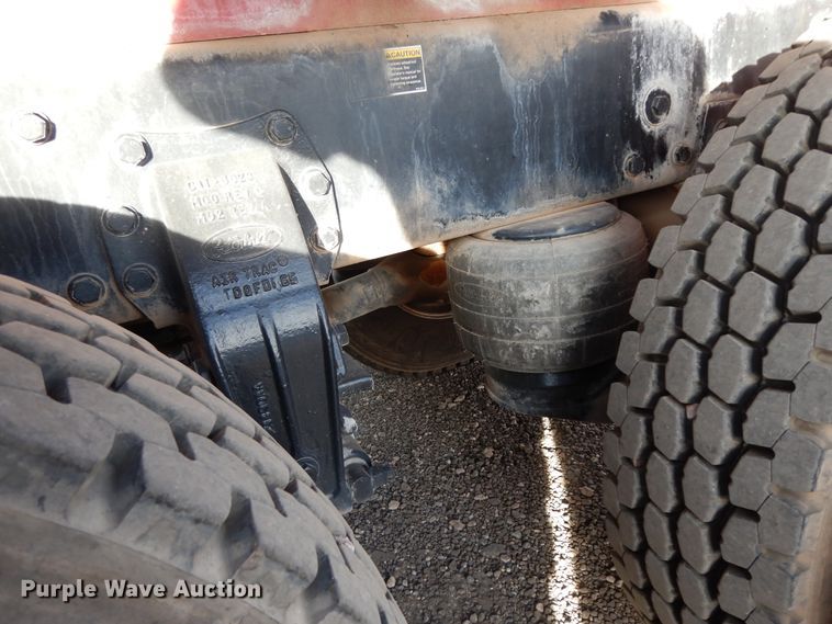 image for item DJ7488 2016 Peterbilt 365  crane truck