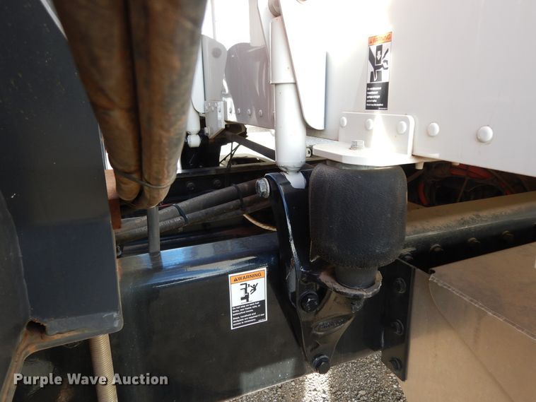 image for item DJ7488 2016 Peterbilt 365  crane truck