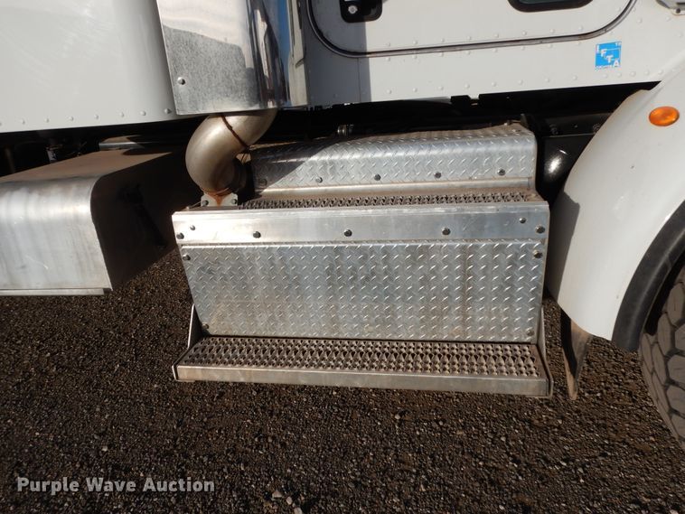 image for item DJ7488 2016 Peterbilt 365  crane truck