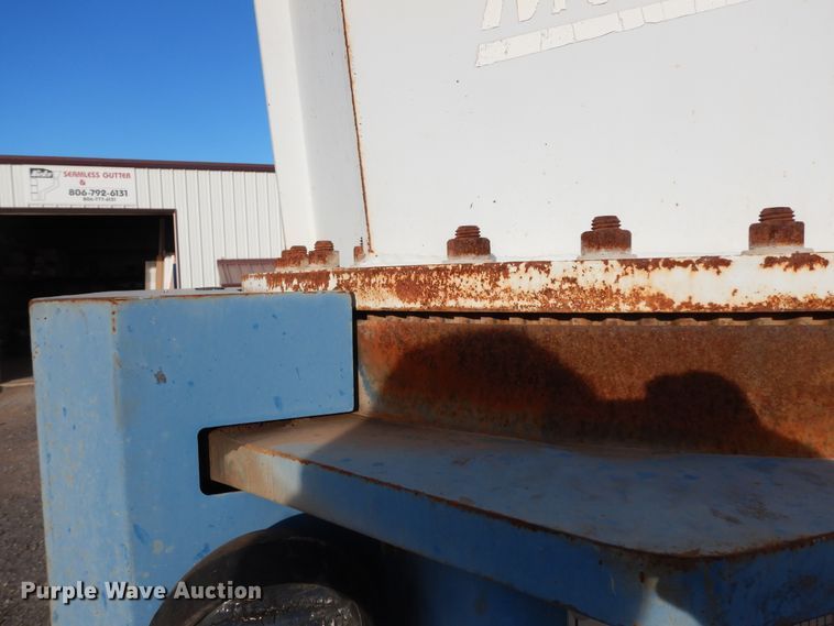 image for item DJ7488 2016 Peterbilt 365  crane truck