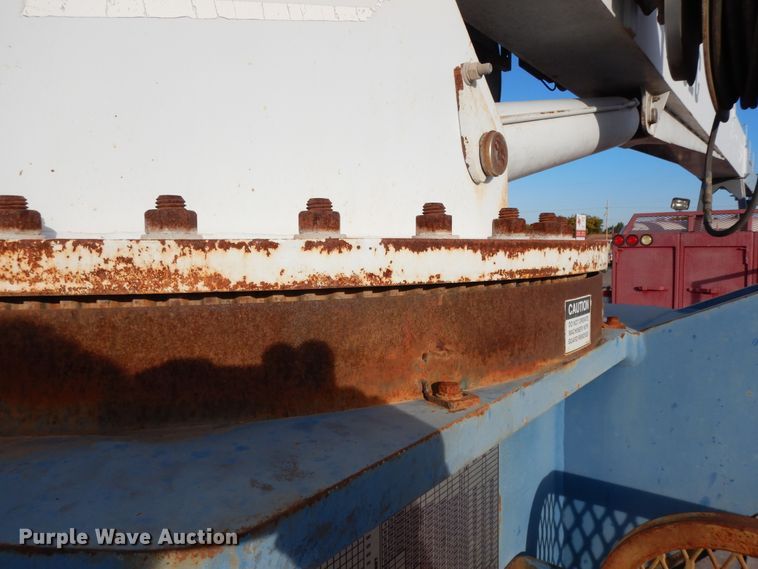 image for item DJ7488 2016 Peterbilt 365  crane truck